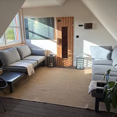 Vakantiehuis Spacious Sauna And E-bikes Detmold