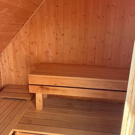 Vakantiehuis Spacious Sauna And E-bikes